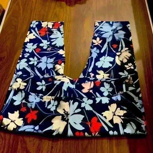 Fitted Capri ⭐️ - Picture 4 of 7